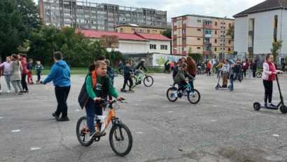 Ziua mondială fără mașini, marcată la Reșița de elevii Școlii Gimnaziale nr. 7