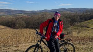 Cel mai în vârstă pasionat de cicloturism din Banat este din Reşiţa. Parcurge 100 de kilometri pe zi şi este sănătos tun