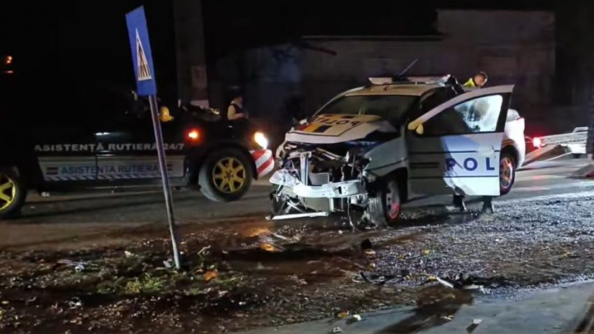 Arad: Patru tineri urmăriţi de poliţiştii implicaţi într-un accident au fost prinşi