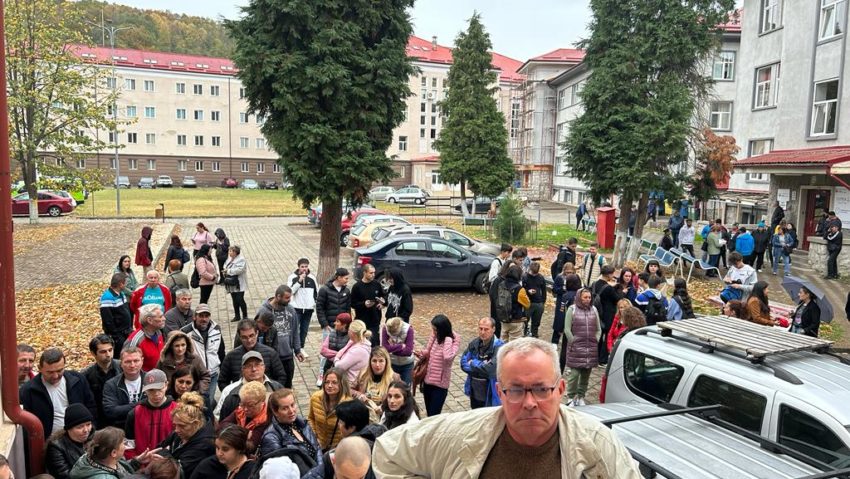 400 persoane au participat la Bursa locurilor de muncă pentru absolvenți organizată la Reșița și Caransebeș