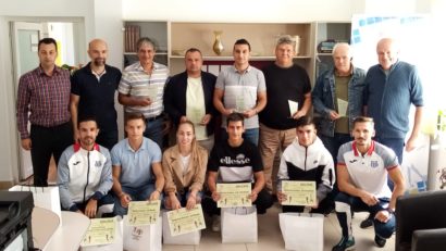 Cei mai buni exponenţi ai atletismului cărăşean, premiaţi de Direcţia pentru Sport!