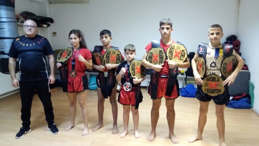 Reprezentanţii Reşiţei, pe podiumul mondial la box şi kickboxing!