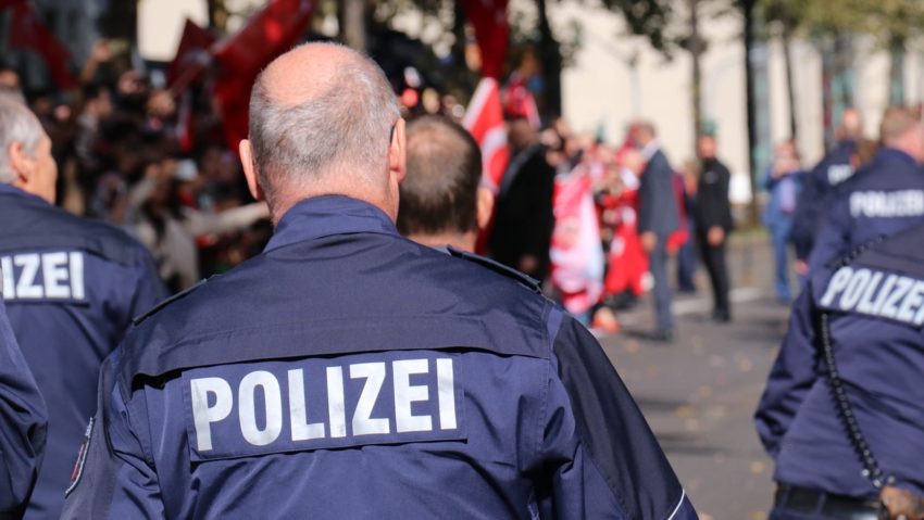 Germania: Poliția arestează membri ai unui grup de extremă dreapta acuzați că planificau un puci