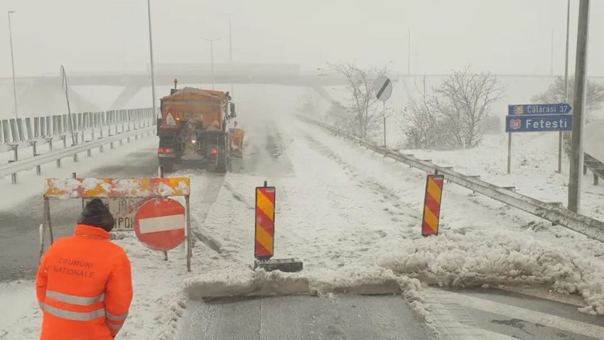 Cod roşu de viscol în judeţele Brăila, Ialomiţa, Buzău, Călăraşi, Constanţa şi Tulcea. Drumuri închise în Buzău, Brăila, Tulcea şi Constanţa