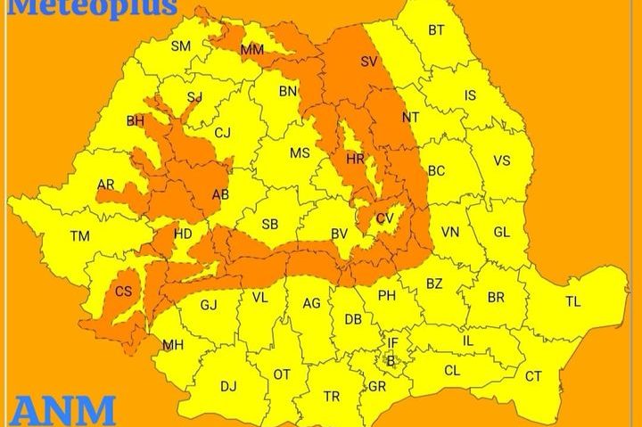 Vreme severă în România: viscol puternic și zăpadă troienită în zonele montane