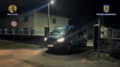 Zeci de percheziţii domiciliare la traficanţi de droguri din vestul ţării