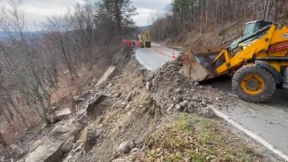 Restricţie de trafic între Moldova Nouă şi Oraviţa, din cauza unor probleme apărute la corpul drumului