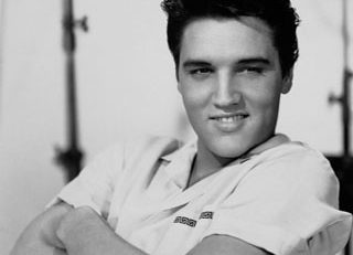 8 ianuarie: Ziua în care s-a născut „regele rock-ului” Elvis Presley