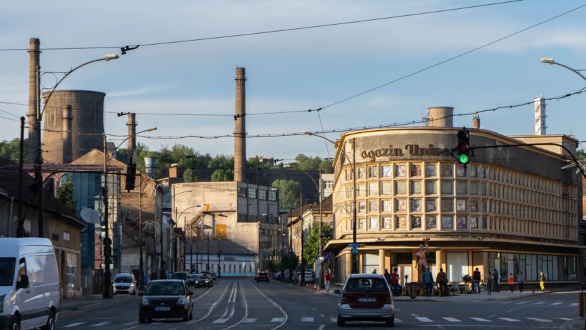 Clădirile monument nu pot fi reparate şi nici vândute fără avizul Direcţiei Judeţene pentru Cultură