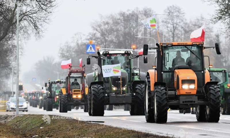 Agricultorii polonezi reiau blocarea unor puncte de frontieră cu Ucraina