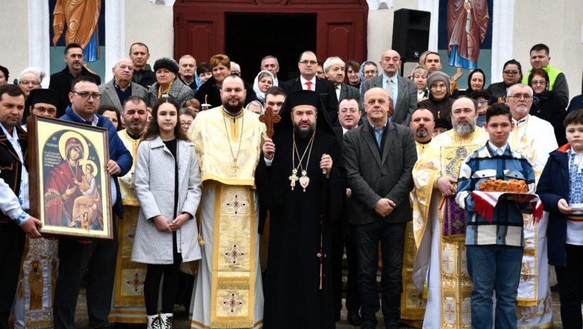 PS Lucian – Episcopul Caransebeşului a săvârșit slujba de (re)sfințire a bisericii Sfinţii Apostoli Petru şi Pavel din cartierul Lunca Bârzavei din Reşiţa