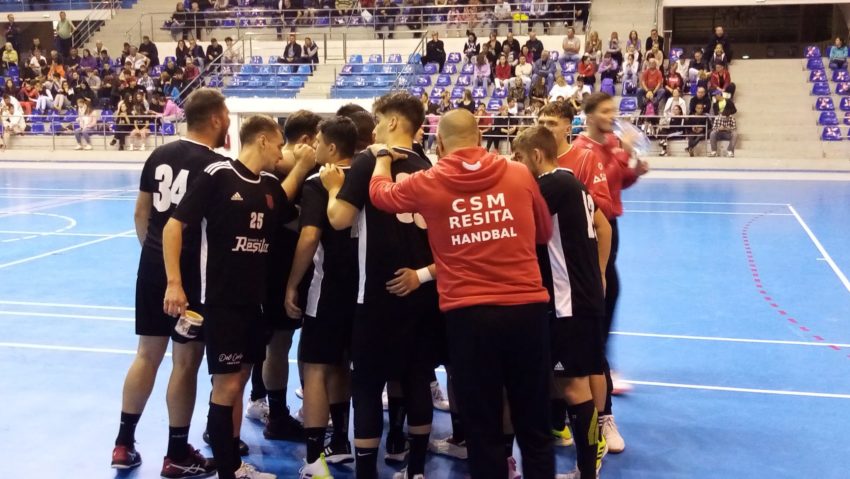 Handbal, Divizia A: CSM Reșița are meci greu la Făgăraș