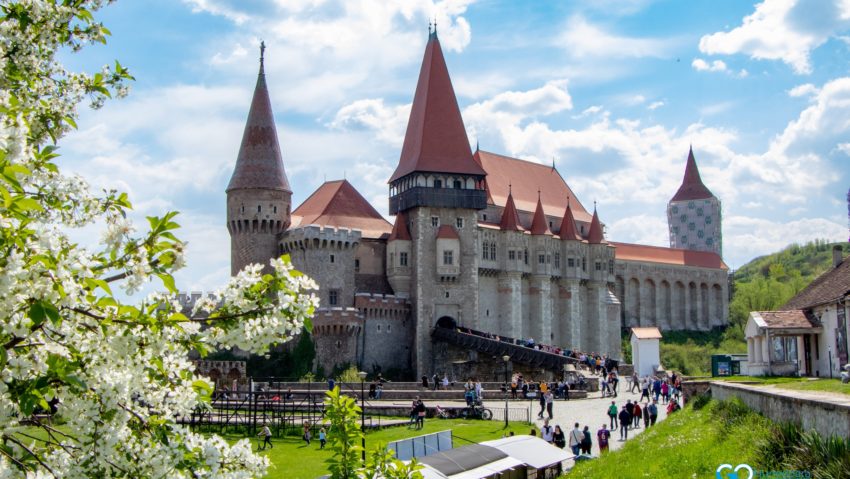 Acces gratuit la Muzeul din Deva și expoziție la Castelul Corvinilor, de Ziua Culturii Naționale