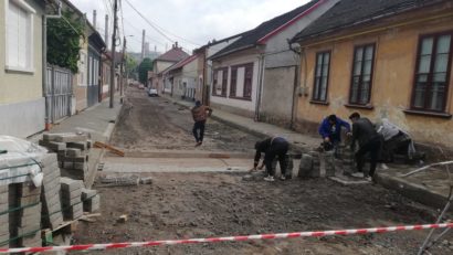 Au fost reluate lucrările pe strada Ștefan cel Mare