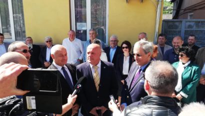 Liberalii au lăsat pe ultima sută de metri depunerea candidaturilor