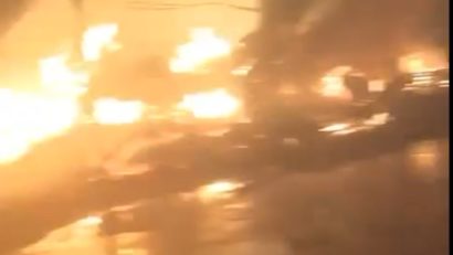 VIDEO Incendiu de proporţii la o fabrică de mobilă din Bocşa