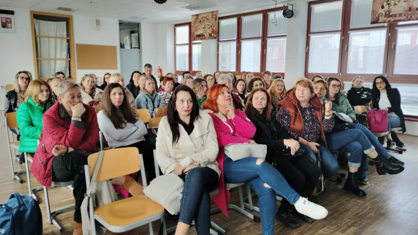 CCD Caraş-Severin: 60 de profesori au participat la un curs de formare la Praga