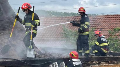 Pompierii din Oraviţa au intervenit pentru lichidarea unui incendiu produs la o locuință din comuna Goruia