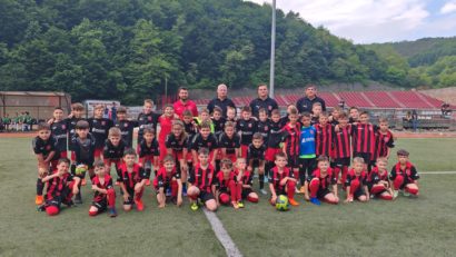 Interliga de fotbal a făcut spectacol la Reşiţa! Micii rossoneri au avut oaspeţi din Timiş şi Arad