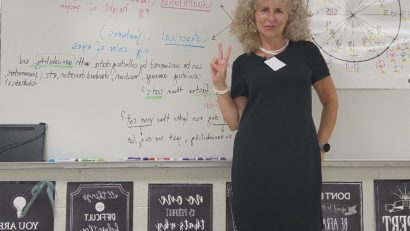 Profesoara Manuela Prajea, din Mehedinți, în cursa pentru titlul de „America’s Favorite Teacher”!