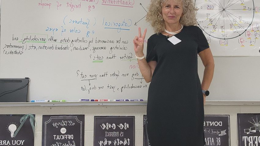 Profesoara Manuela Prajea, din Mehedinți, în cursa pentru titlul de „America’s Favorite Teacher”!