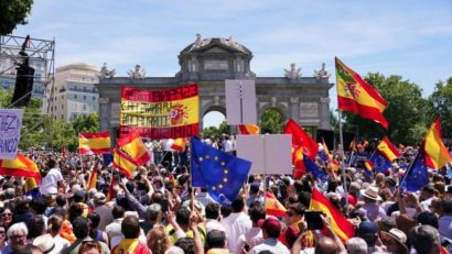 Zeci de mii de spanioli protestează la Madrid împotriva amnistierii secesioniştilor catalani