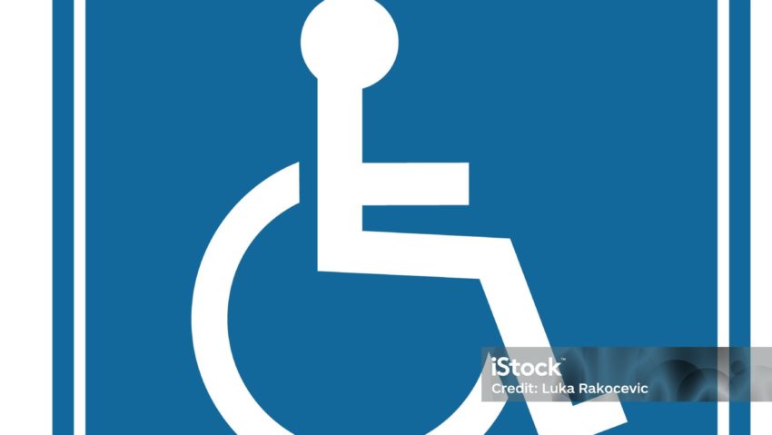 Arad: 40% dintre legitimaţiile de handicap pentru parcare sunt multiplicate