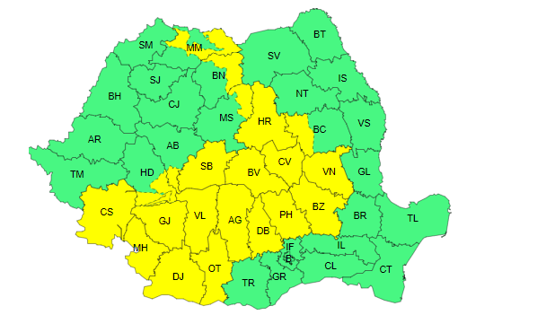 Furtuni și grindină marţi în peste jumătate din ţară, val de căldură miercuri