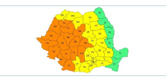 Cea mai mare parte a ţării intră luni sub avertizări cod galben şi portocaliu de instabilitate atmosferică accentuată