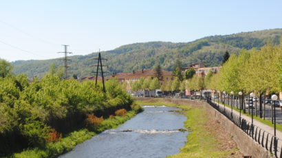 16,5 milioane de euro ajung la Reşiţa, pentru o nouă promenadă, piste de biciclete și șase pasarele peste Bârzava