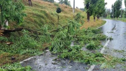 Hunedoara: Ploile abundente au creat probleme în mai multe zone din judeţ