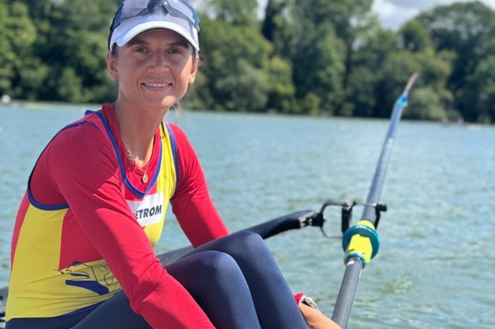 Ionela Cozmiuc, medaliată cu aur la Mondiale, la simplu vâsle – categorie ușoară