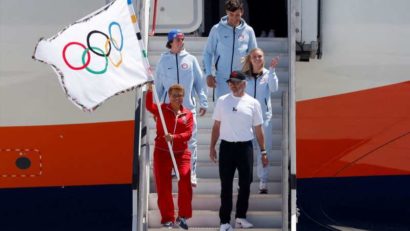 Drapelul olimpic a ajuns la Los Angeles