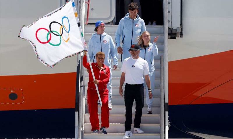 Drapelul olimpic a ajuns la Los Angeles