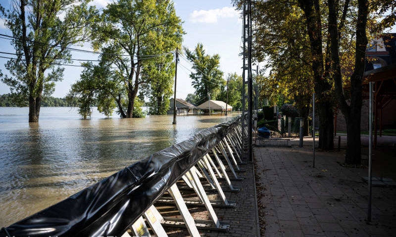 Pregătirea sporită pentru protecţia împotriva inundaţiilor, menţinută încă şase zile în Ungaria