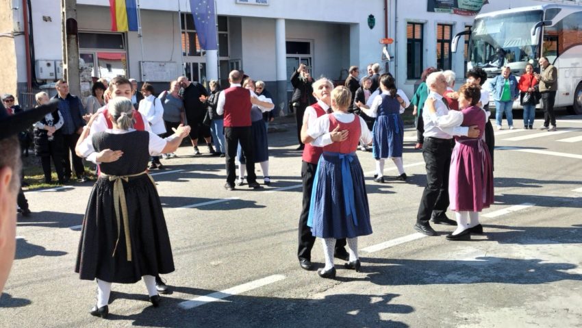 Kirchweih-ul etnicilor germani din Gărâna – un regal al tradiţiilor şi portului popular la poale de Semenic