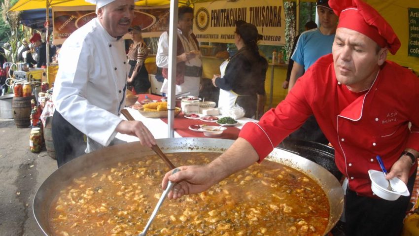 Festivalul Papricașului, Vinului și Țuicii la Buziaș