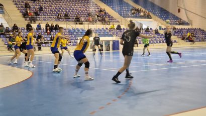 Handbal feminin: Universitatea Reşiţa s-a impus la limită în derbiul studenţesc cu Universitatea de Vest Timişoara