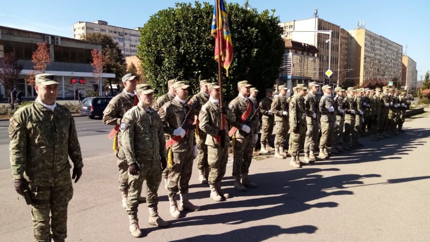 Ziua Armatei Române la Reșița: Ceremonie militară în Piața Tricolorului