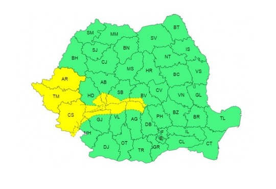 Meteorologii anunţă ploi în mai multe regiuni începând de joi până luni. Banat, sudul Crişanei, Carpaţii Meridionali, sub atenţionare cod galben de vânt până vineri seară