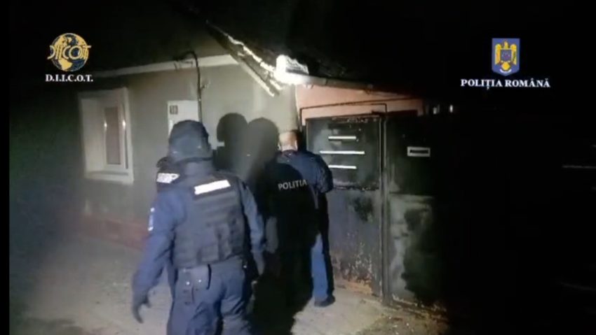 Traficanții de droguri din vestul țării au fost săltați de polițiști