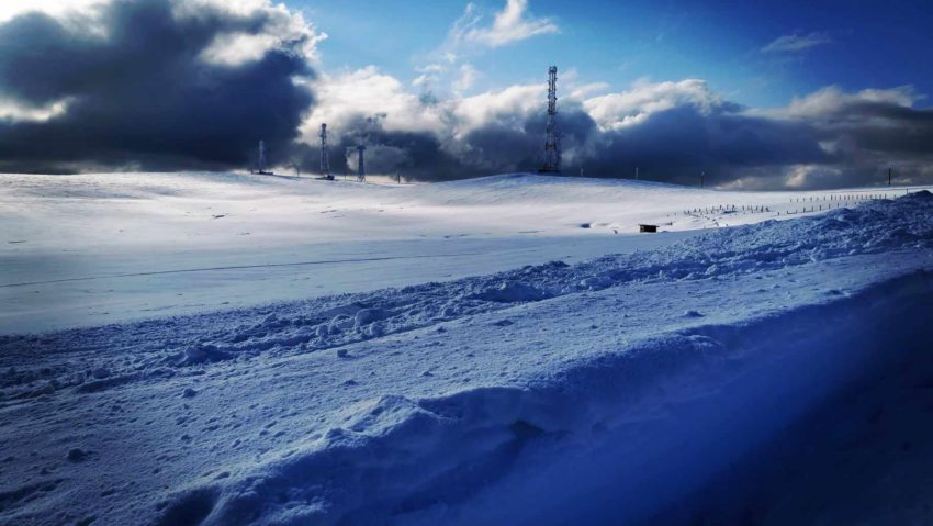 Cod portocaliu de vreme rea pentru zona montană din Banat! Vântul va atinge 120 km/h