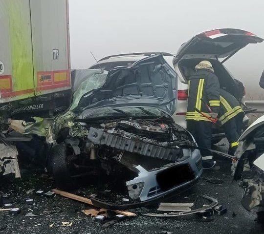 Arad: Accident în care au fost implicate şapte autovehicule, pe A1, în apropiere de Nădlac