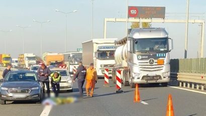 Un bărbat a fost lovit de camion pe autostrada A1 între Arad şi Timişoara