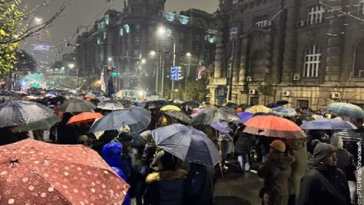 Proteste în fața Guvernului Serbiei