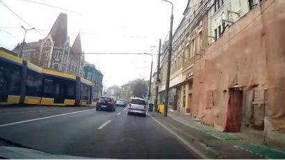 Un tramvai nou a deraiat la Timişoara, într-o curbă