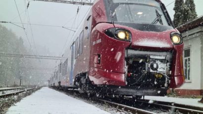 Primul tren cumpărat de România în ultimii 20 de ani va intra în circulaţie