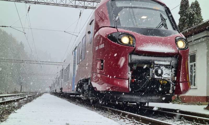 Primul tren cumpărat de România în ultimii 20 de ani va intra în circulaţie