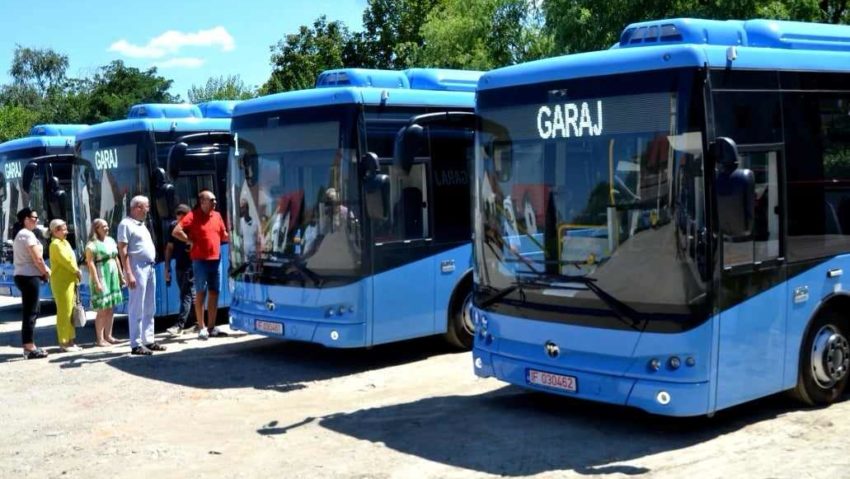 Cele 4 autobuze electrice de la Caransebeş nu vor circula în acest an pe străzile din municipiu