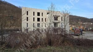 Primăria Reşiţa: 44 de apartamente sociale pentru familii cu venituri reduse vor fi recepţionate la anul în cartierul Stavila